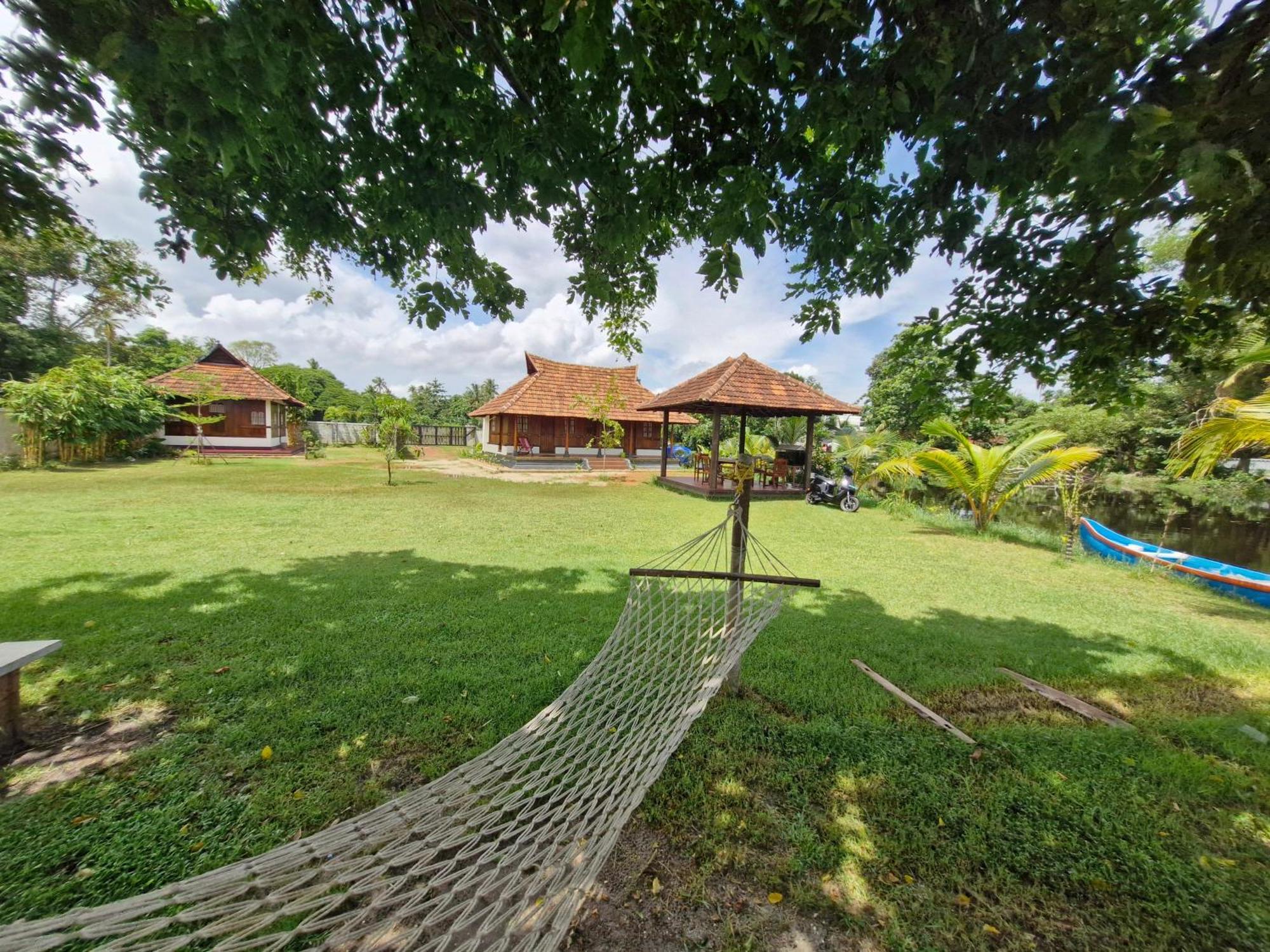 Gypsea Marari Bed and Breakfast Alappuzha Eksteriør billede
